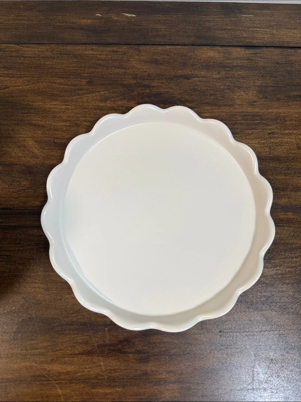 NWT Room Essentials White Scalloped Ceramic Tray